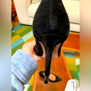 Tory Burch suede pumps. Size 8. Black suede. Excellent condition!!